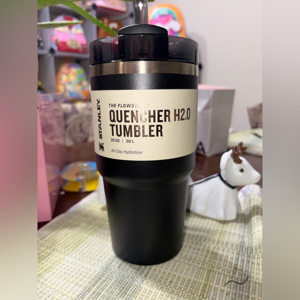 🖤 Stanley Quencher H2.0 20oz Tumbler – All Black (No Handle)